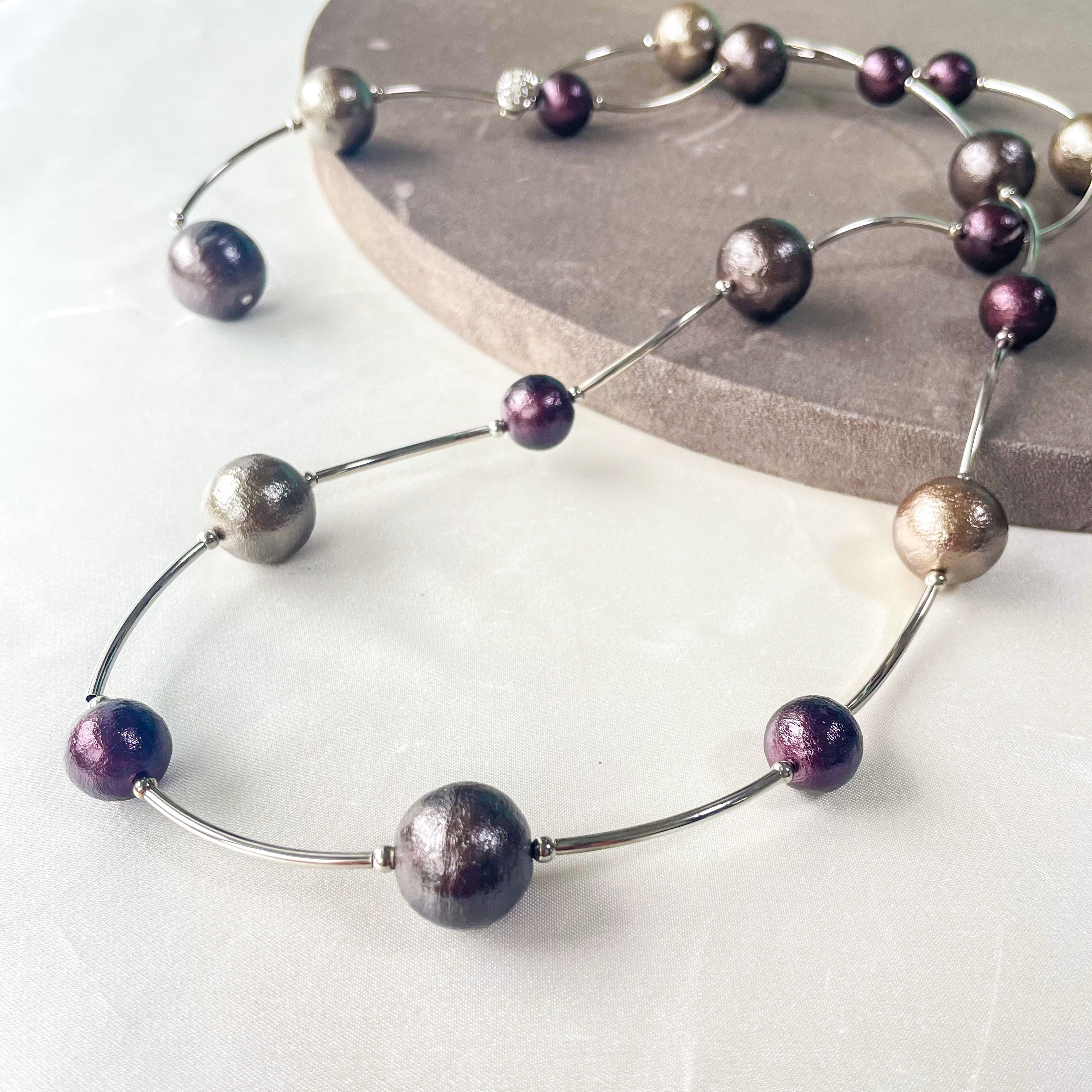 Élégance Sombre（エレガンス・ソンブル）─静かな気品 コットンパールネックレス