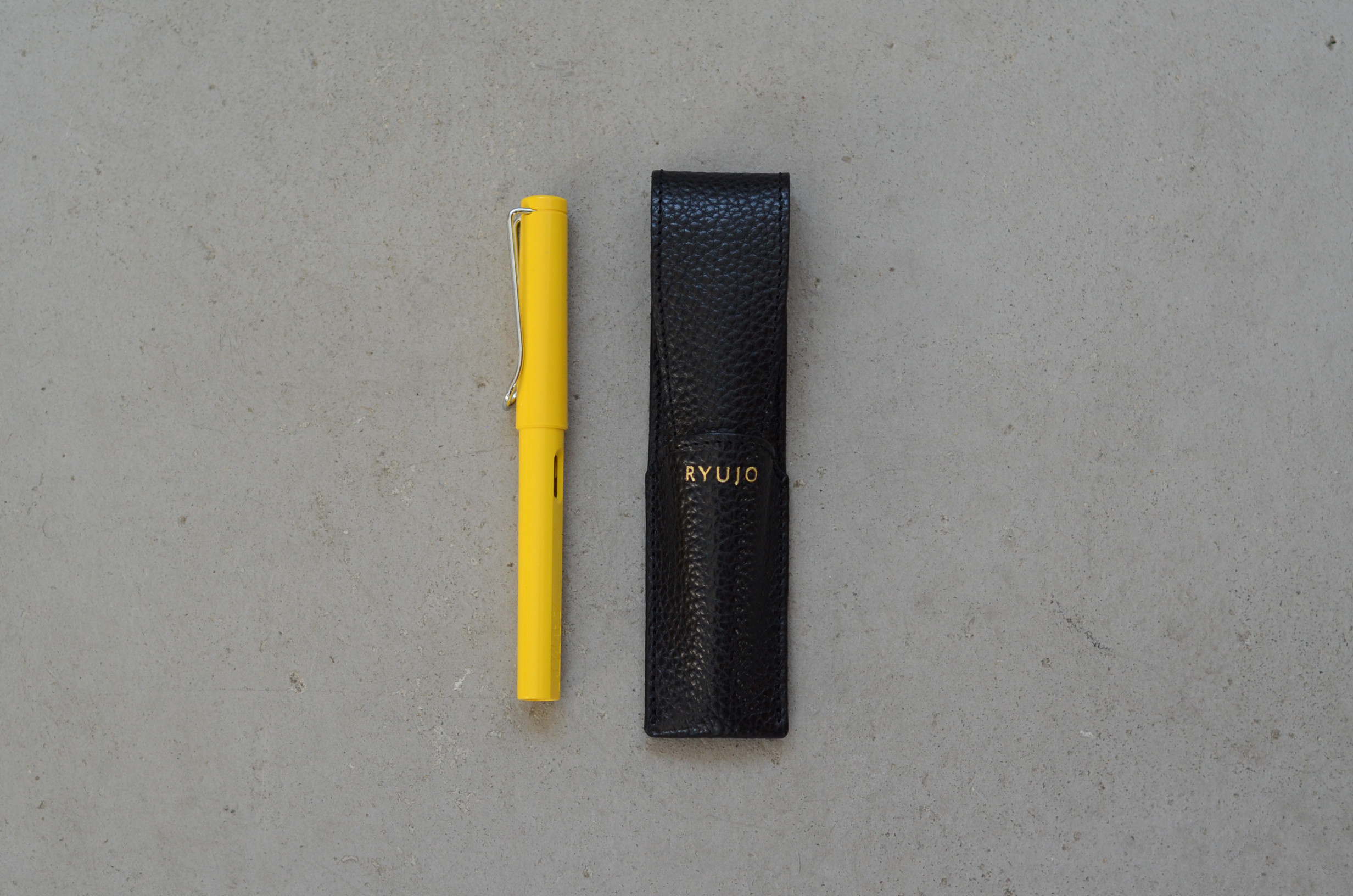 一本筆入れ 黒【1本差レザーペンホルダー 】