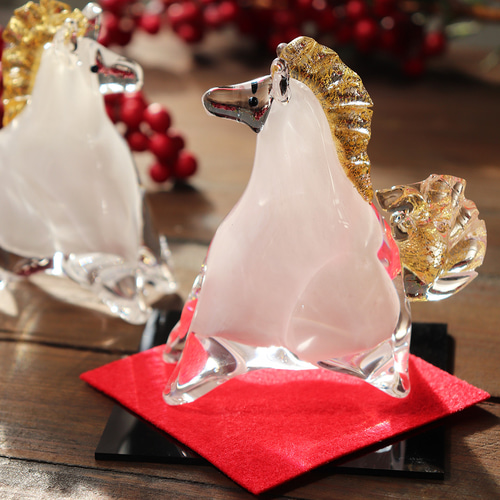 純金「干支午 天馬(化粧箱付)」縁起物 高級感 ガラス お正月飾り 謹賀