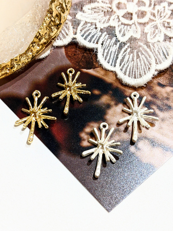 メタルチャーム 雪の結晶 6個 雪 パーツ チャーム スノーフレーク 1枚目の画像