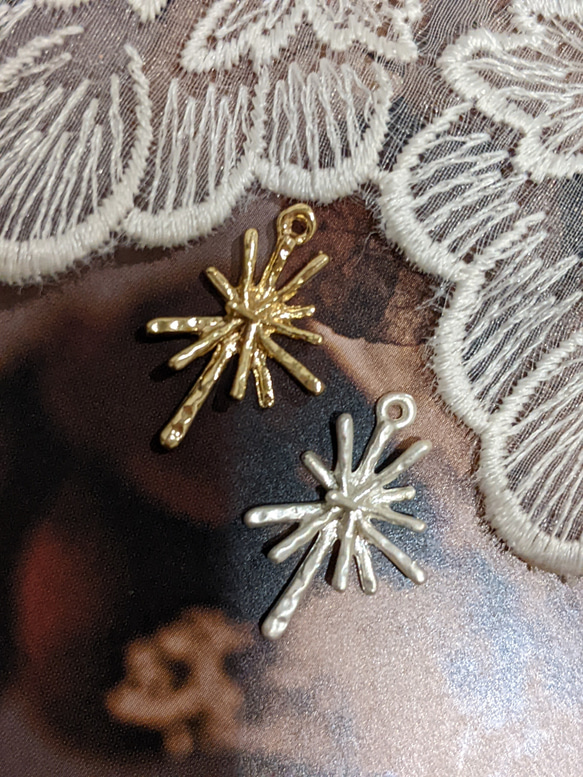 メタルチャーム 雪の結晶 6個 雪 パーツ チャーム スノーフレーク 2枚目の画像
