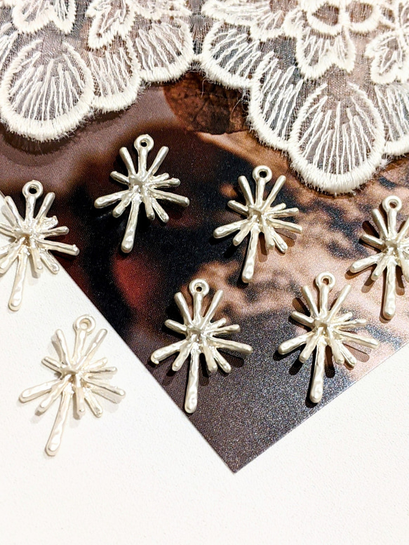 メタルチャーム 雪の結晶 6個 雪 パーツ チャーム スノーフレーク 4枚目の画像