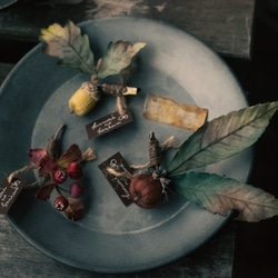 刺繍糸 の どんぐり ブローチ　オーク 　緑色 11枚目の画像