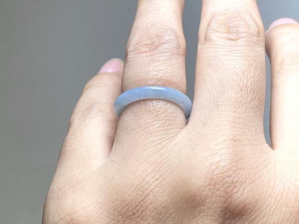 L14-201 氷糯種 超薄ラベンダー・ブルー 10.5号 グアテマラ産 A貨 本翡翠 くりぬき リング 9枚目の画像