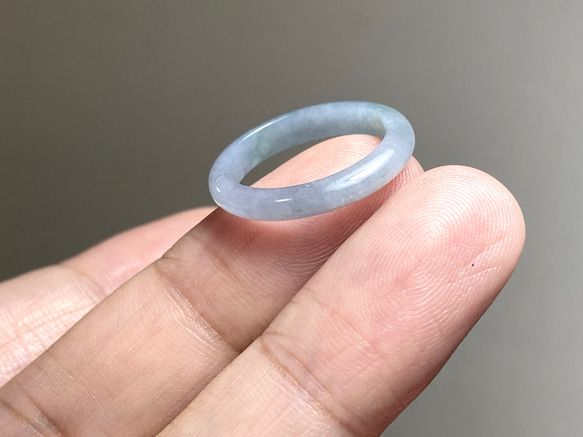 L14-201 氷糯種 超薄ラベンダー・ブルー 10.5号 グアテマラ産 A貨 本翡翠 くりぬき リング 2枚目の画像
