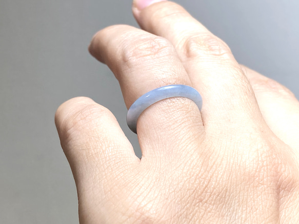 L14-201 氷糯種 超薄ラベンダー・ブルー 10.5号 グアテマラ産 A貨 本翡翠 くりぬき リング 10枚目の画像