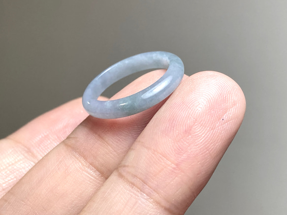 L14-201 氷糯種 超薄ラベンダー・ブルー 10.5号 グアテマラ産 A貨 本翡翠 くりぬき リング 7枚目の画像
