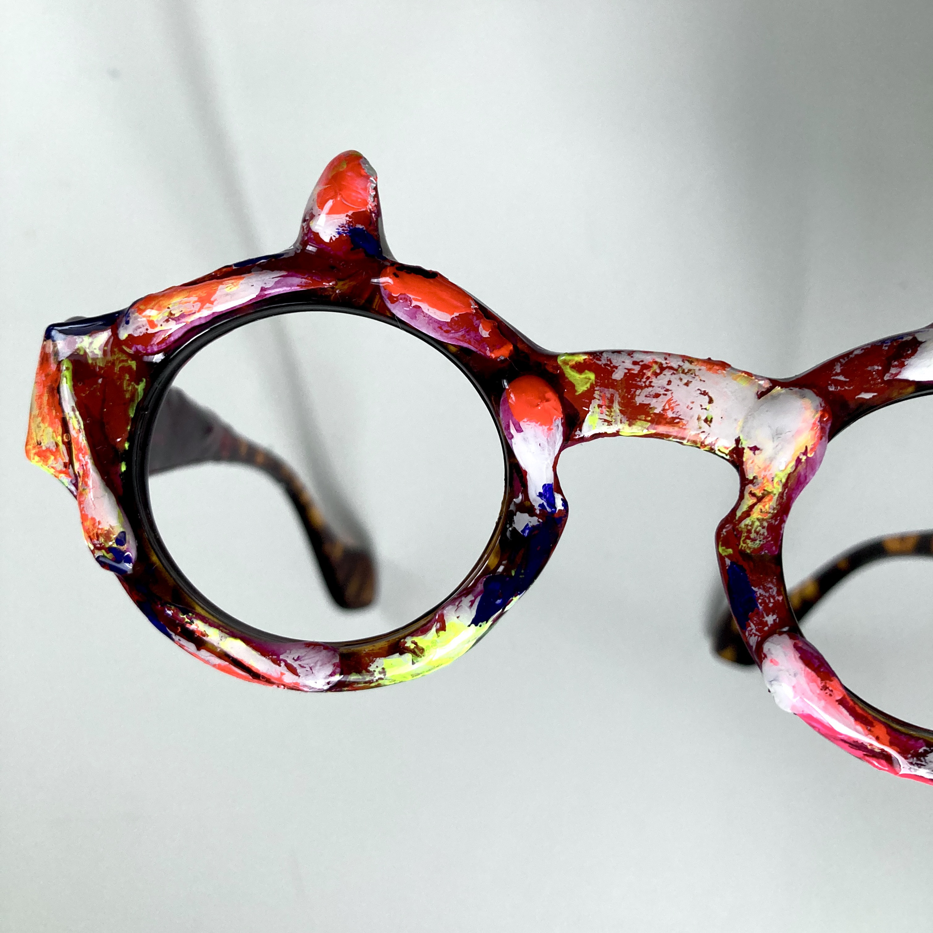 ツノの生えてるメガネ