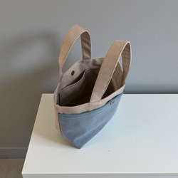 バイカラー/コーデュロイ ×帆布/前ポケット付き/トートバッグ【くすみモカ×ブルーグレー】 6枚目の画像