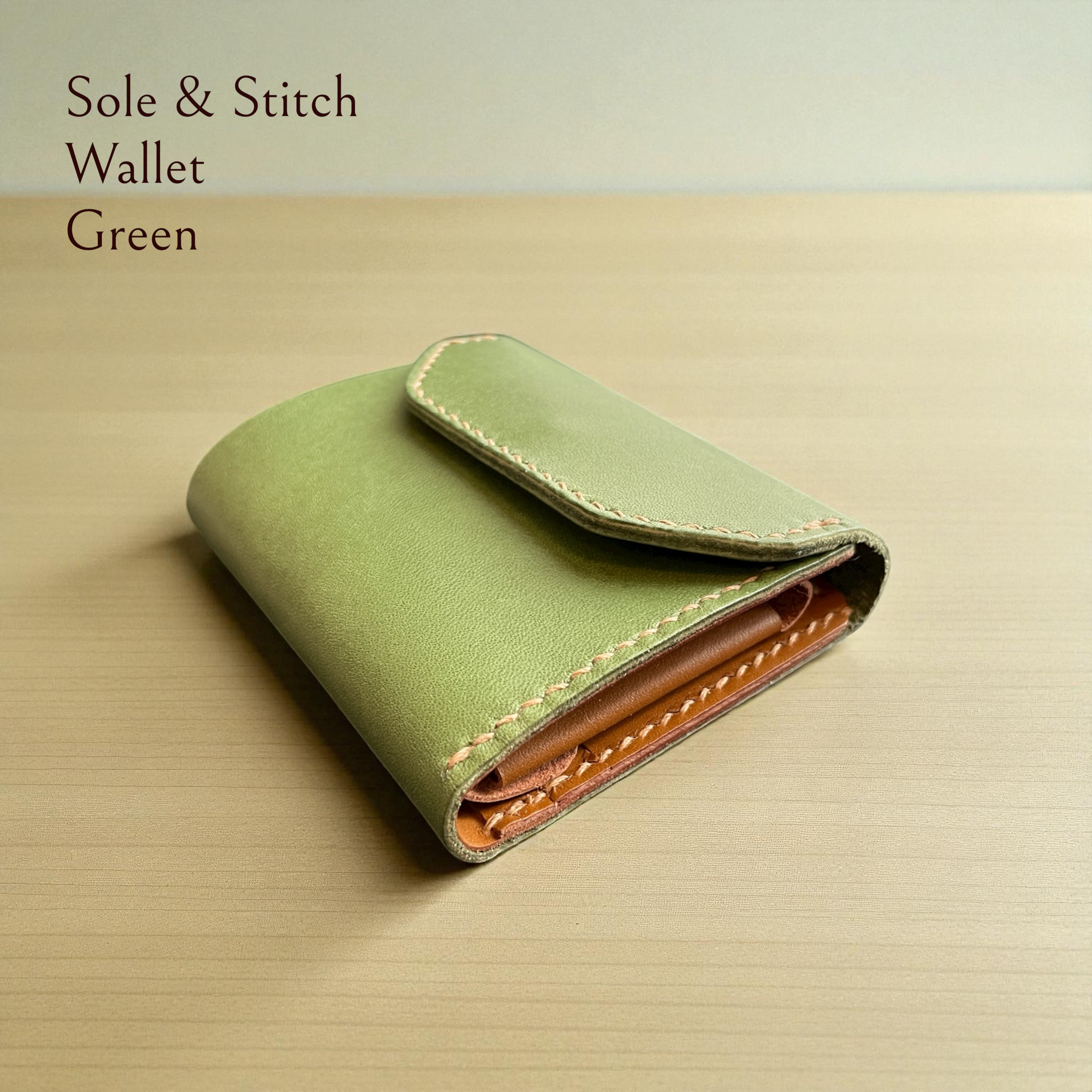 Sole＆Stitch◆靴屋が作る革小物◆シンプルで機能的な３つ折りハーフウォレット／姫路レザー／若草色／バレンタイン