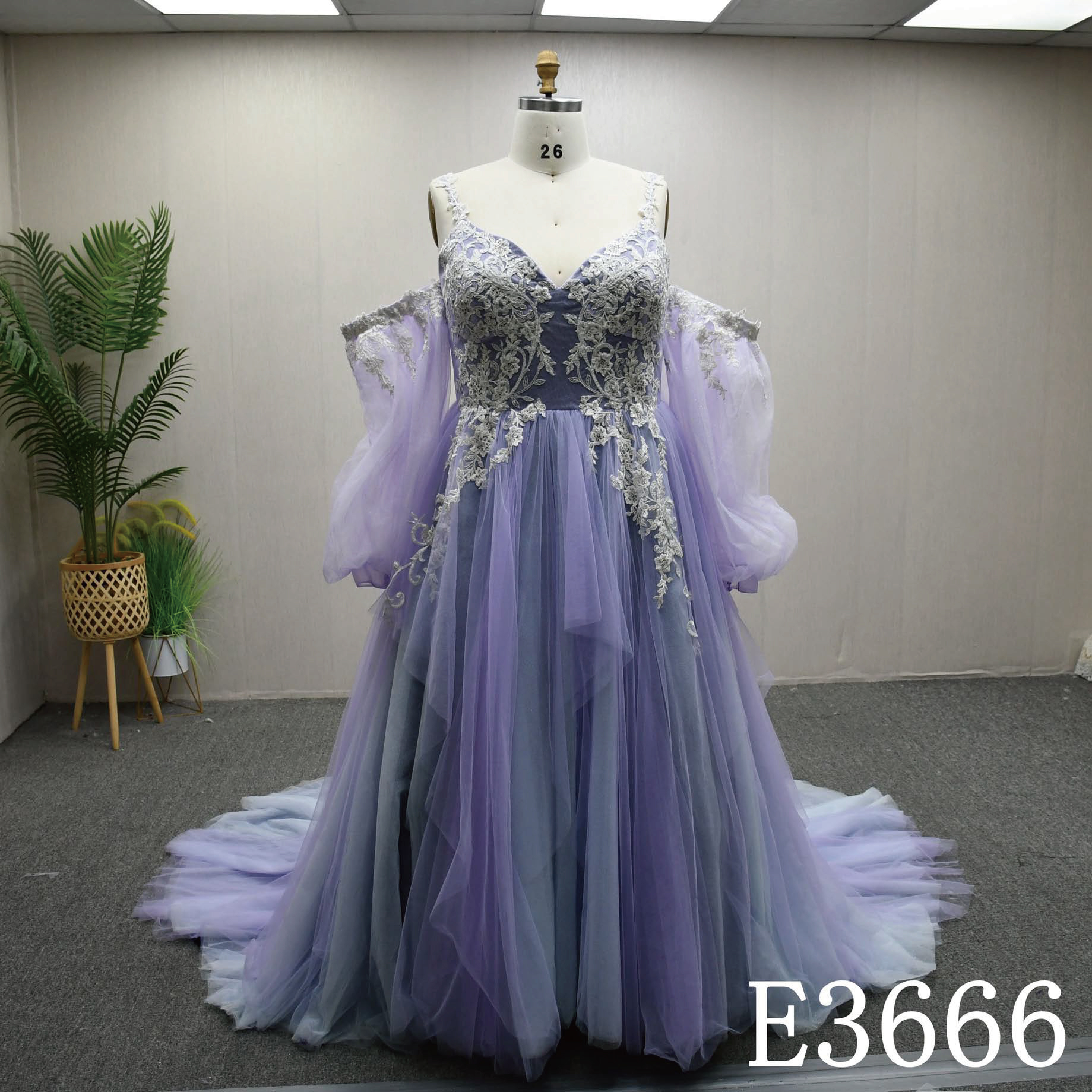 大人気上昇中　パフスリーブ　二の腕カバー　紫パープル　ソフトチュール　カラードレス　小花刺繍バラーレース　トレーン音楽会