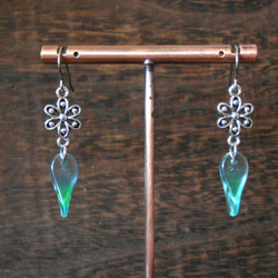 花風～(アンティーク/チェコガラス） ピアス（フック・チェーン