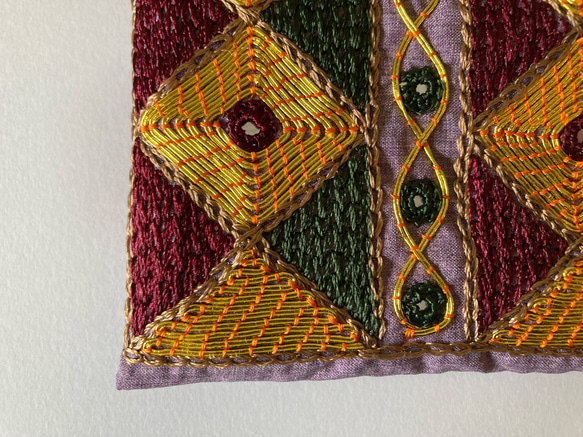 アフガニスタン女性が作った刺繍ポーチ ＜手作り＆フェアトレード＞ by Anisa〈国内配送無料〉 5枚目の画像