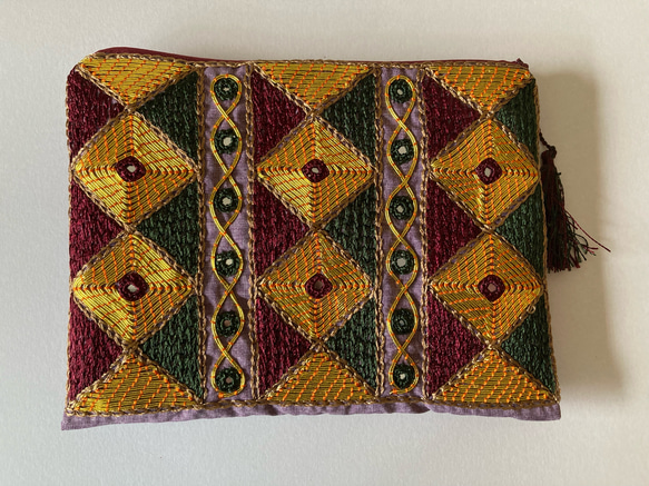 アフガニスタン女性が作った刺繍ポーチ ＜手作り＆フェアトレード＞ by Anisa〈国内配送無料〉 1枚目の画像