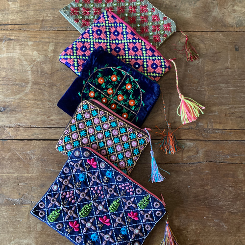 アフガニスタン女性が作った刺繍ポーチ ＜手作り＆フェアトレード＞ by