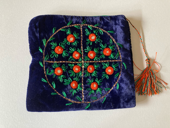 アフガニスタン女性が作った刺繍ポーチ ＜手作り＆フェアトレード＞ by