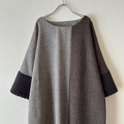 異素材ミックスのロングワンピース　お袖ボア　ブラウン 2枚目の画像