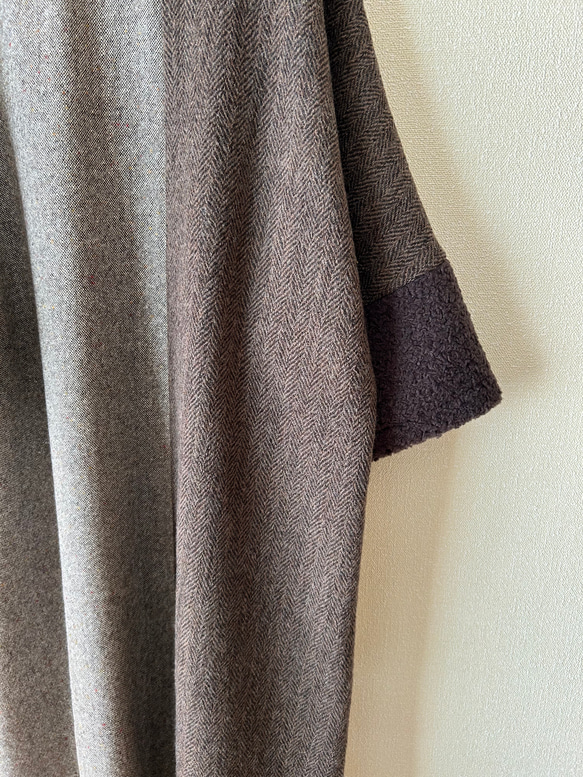 異素材ミックスのロングワンピース　お袖ボア　ブラウン 6枚目の画像