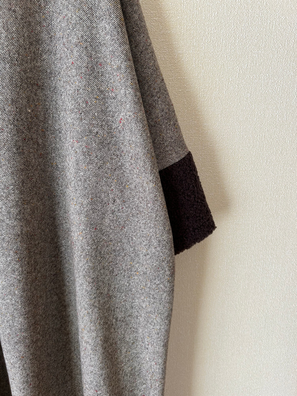 異素材ミックスのロングワンピース　お袖ボア　ブラウン 3枚目の画像