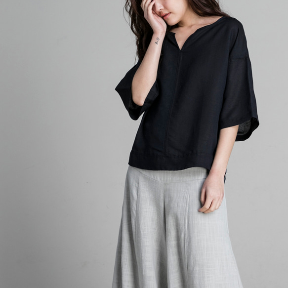 V領五分袖上衣 - 黑 第1張的照片