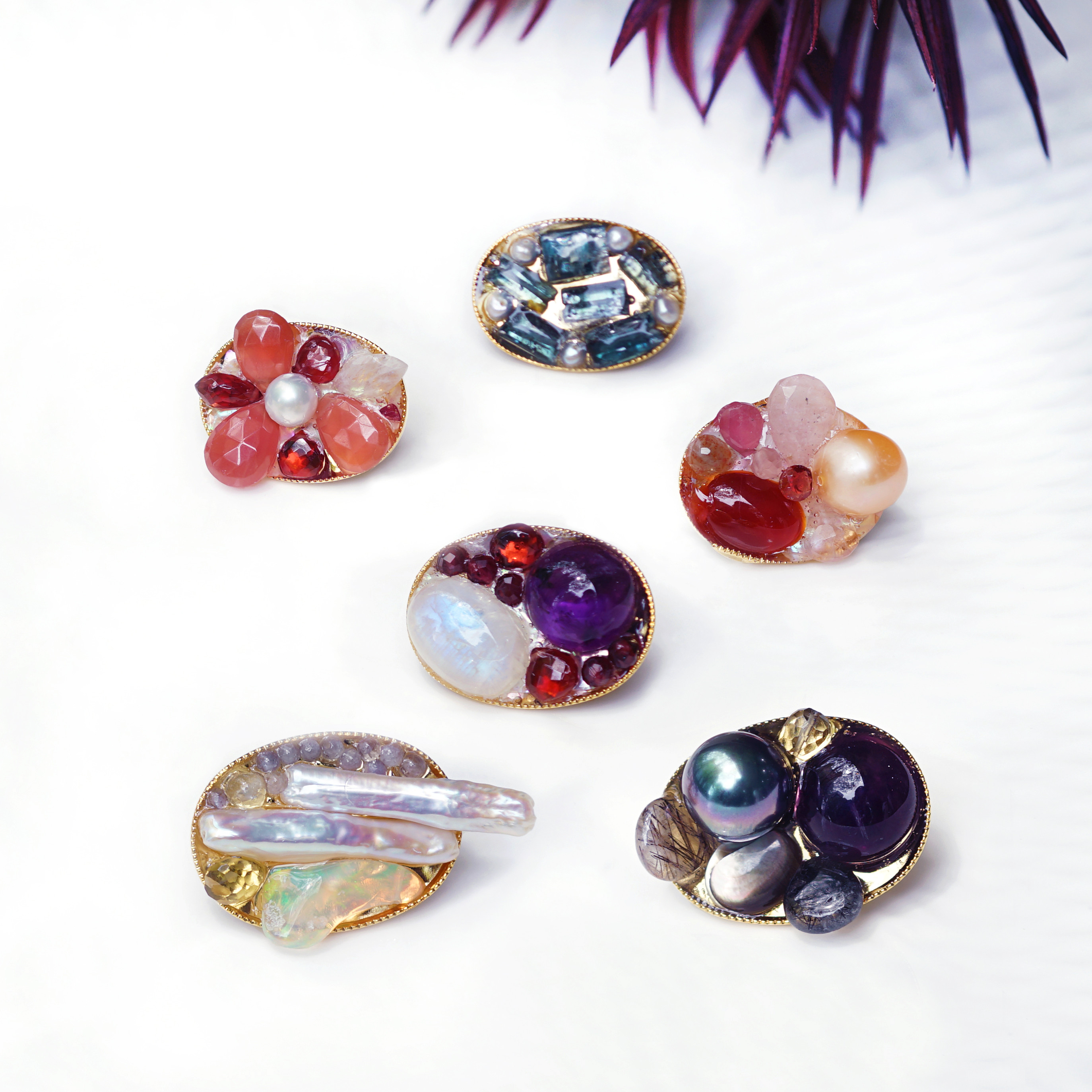 クリスマスラッピング・高級ベロア箱★一点ものブローチ★宅急便送料無料