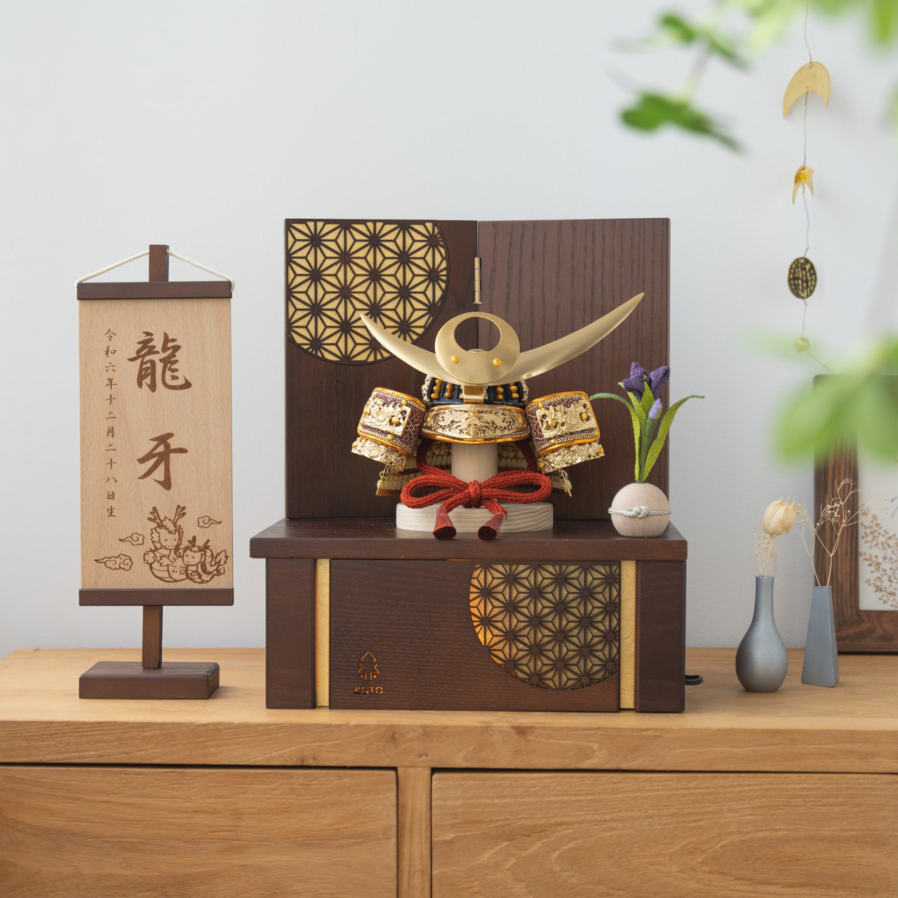 KOTO×悠雅コラボ兜（5COUE-0391）上杉謙信｜コンパクトな五月人形｜節句兜｜コンパクト｜おしゃれ｜インテリア