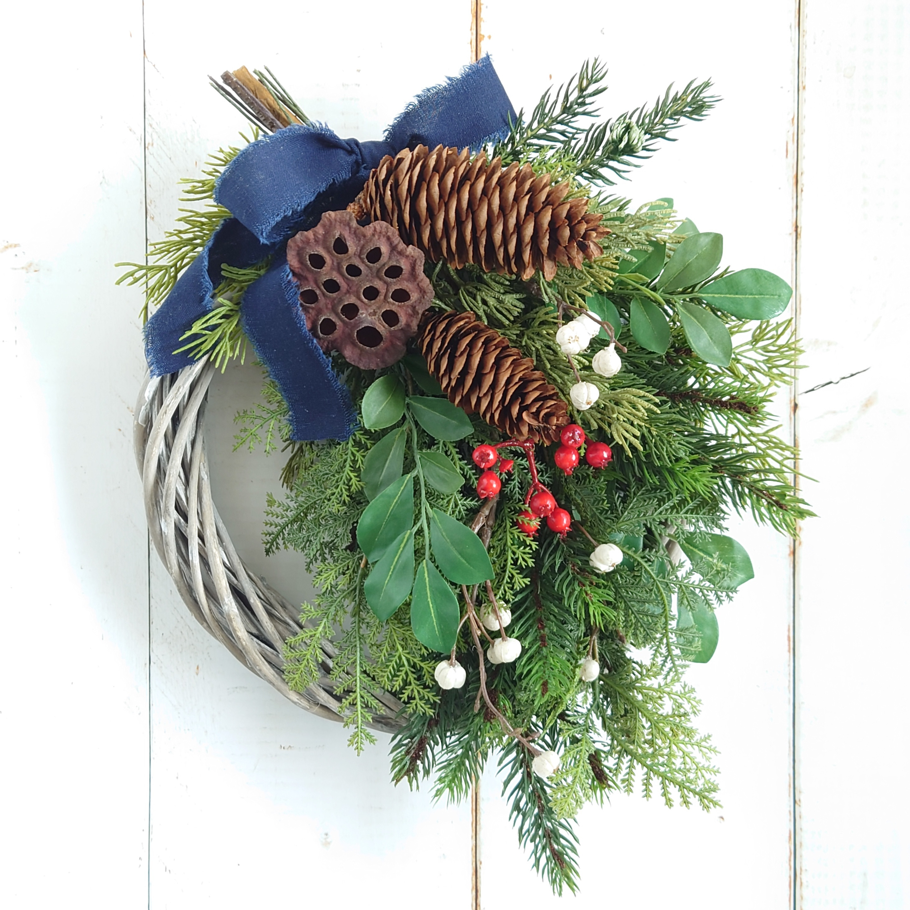 再販　大人のクリスマスリース　フォレストグリーンとトネリコのナチュラルリース　三連ベル付き