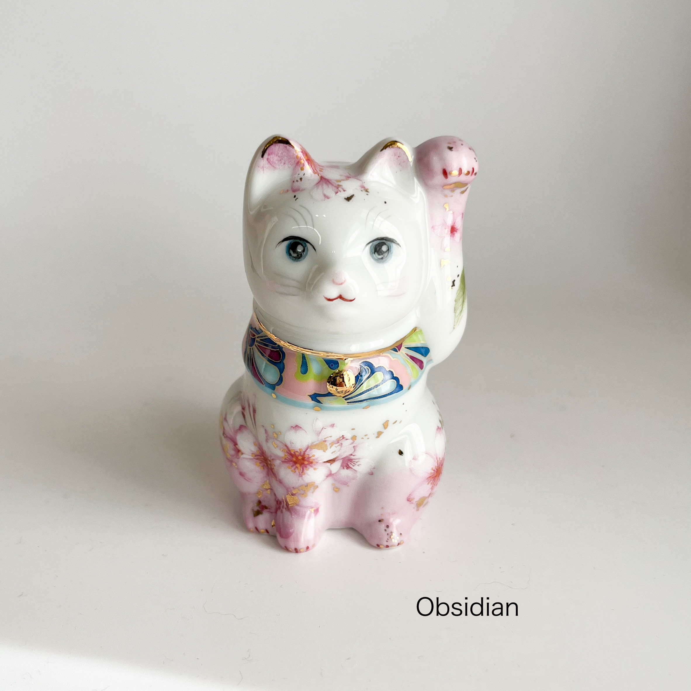 招き猫　桜　左手　⭐︎ 磁器製　ピンク