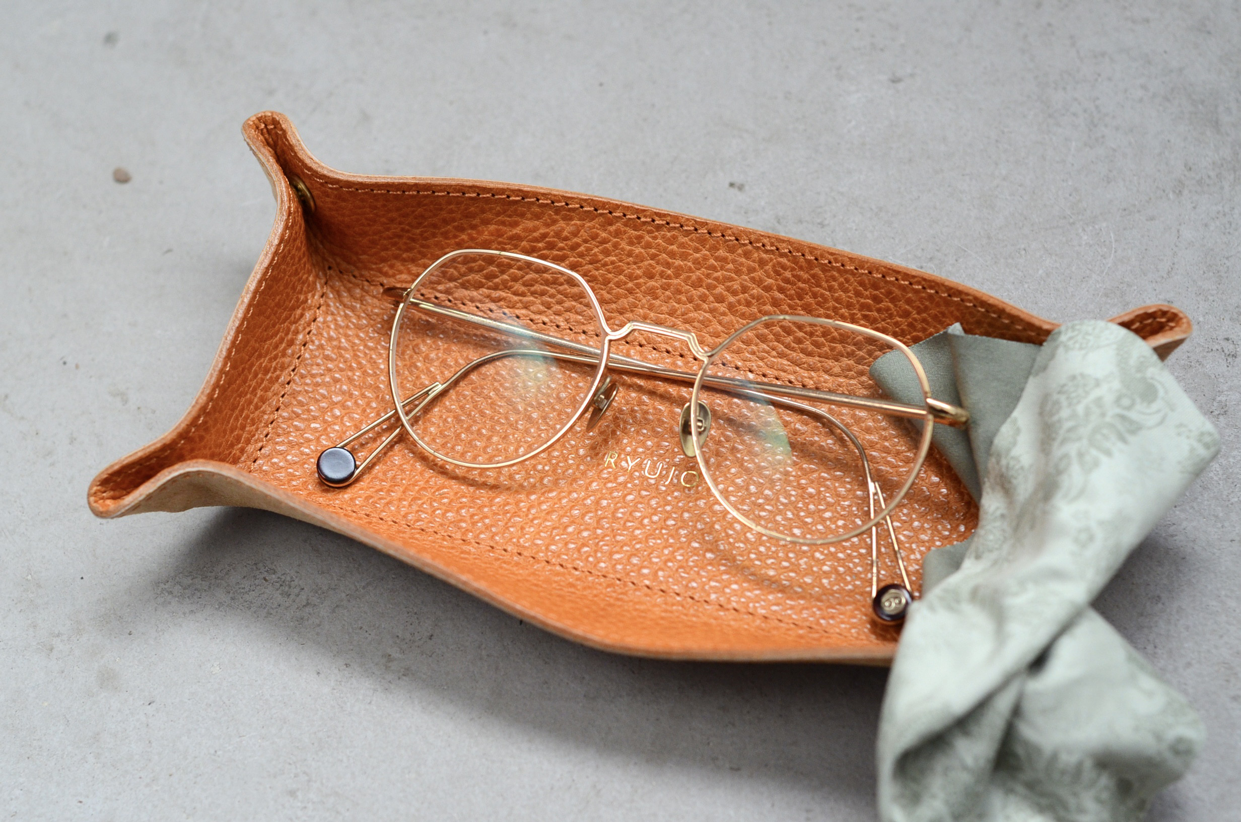 旅お盆 長方形細幅 橙【トラベルレザートレー ナロー】