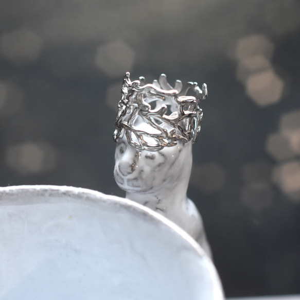 秋の新作【金属アレルギー対応・フリーサイズ】クラウン小枝　サージカルカルステンレスリング(指輪・イヤーカフ） 4枚目の画像