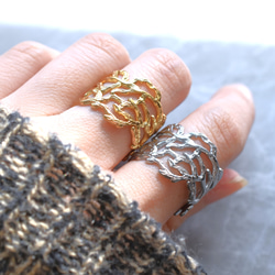 秋の新作【金属アレルギー対応・フリーサイズ】クラウン小枝　サージカルカルステンレスリング(指輪・イヤーカフ） 9枚目の画像