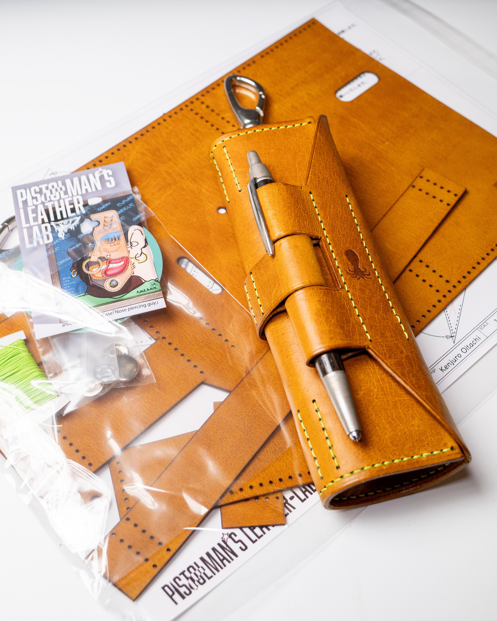 レザークラフト　裁断済キット　スリムロールペンケース／SLIM ROLL PEN CASE