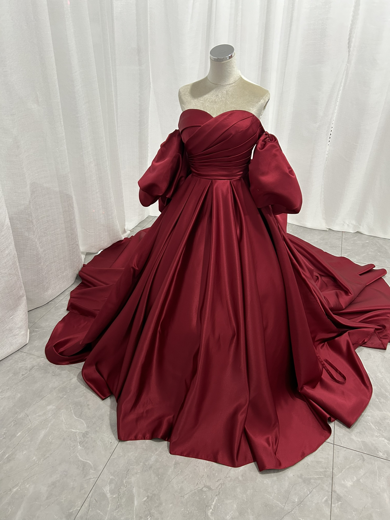 高品質！赤 カラードレス Aライン ベアトップ 取り外し袖 ふっくら柔らかなバックリボン トレーン 花嫁/二次会 27,937円