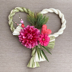 数量限定【お正月】2本取り 大輪ダリアと椿のしめ縄リース rb/nv