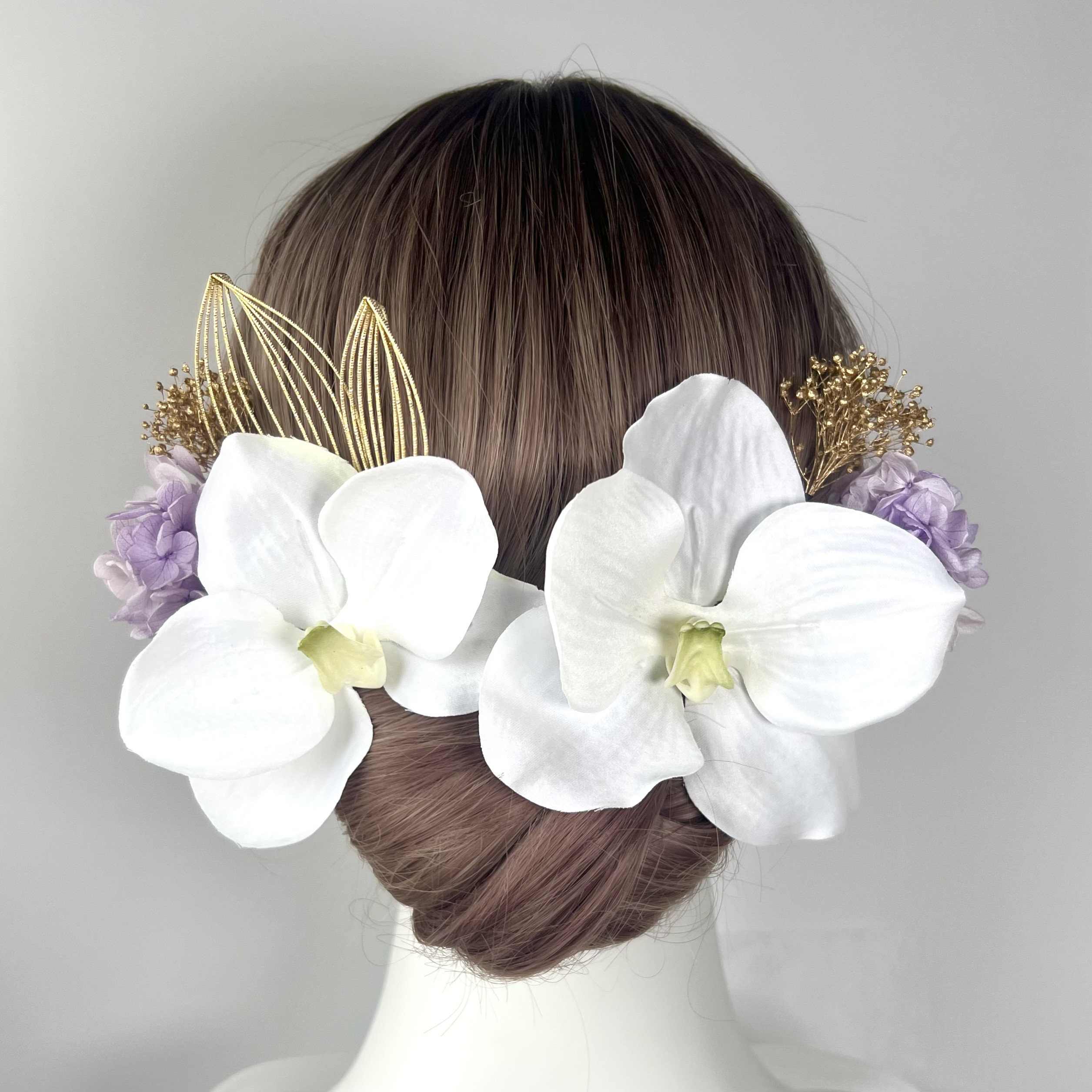 成人式 結婚式 白胡蝶蘭とライトパープルあじさいの髪飾り　和装・振袖・白無垢・卒業式　髪かざり　ヘアアクセサリー　うす紫