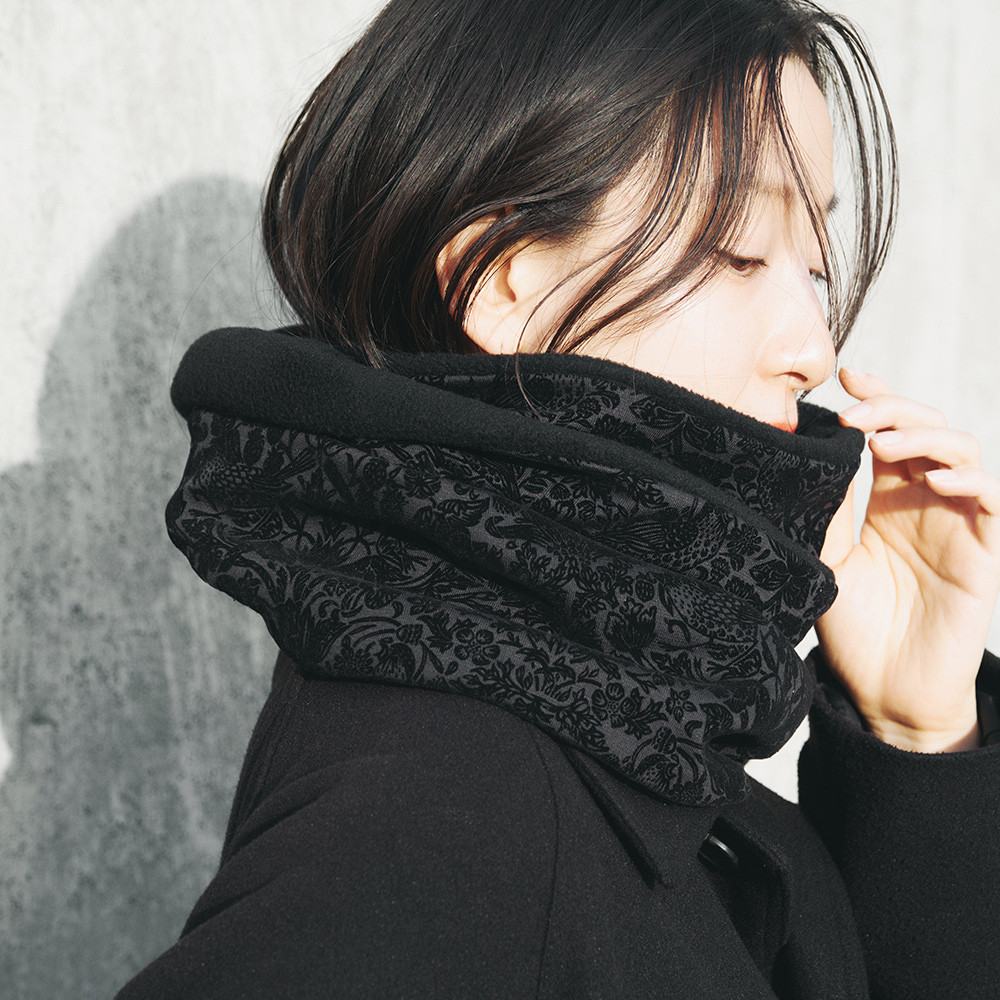 珍しい！ウィリアムモリスフロッキー加工の「いちご泥棒」メルトン フリース リバーシブル スヌード:グレーブラック