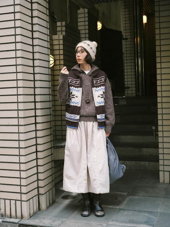 2色 レイヤードに着回し抜群！ウール100%北欧風編みベスト ポケット付き【秋冬春】ネイビー系・ブラウン系 8枚目の画像