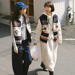 2色 レイヤードに着回し抜群！ウール100%北欧風編みベスト ポケット付き【秋冬春】ネイビー系・ブラウン系 14枚目の画像