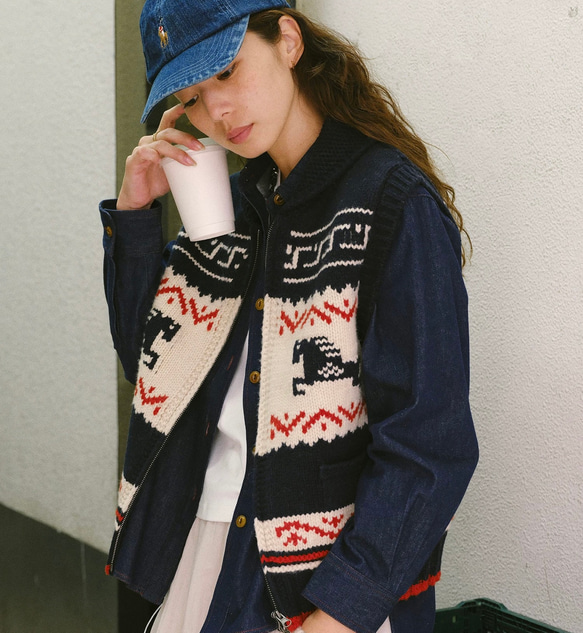 2色 レイヤードに着回し抜群！ウール100%北欧風編みベスト ポケット付き【秋冬春】ネイビー系・ブラウン系 10枚目の画像