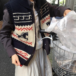 2色 レイヤードに着回し抜群！ウール100%北欧風編みベスト ポケット付き【秋冬春】ネイビー系・ブラウン系 9枚目の画像