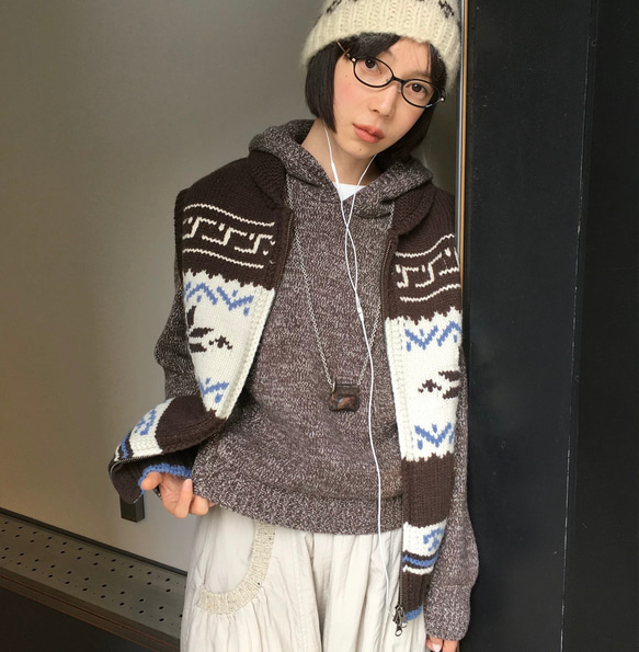 2色 レイヤードに着回し抜群！ウール100%北欧風編みベスト ポケット付き【秋冬春】ネイビー系・ブラウン系 7枚目の画像