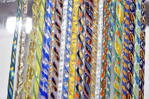 モレッティの細密ガラスレース棒、ツイスト棒、ガラス棒、13141-500 トンボ玉、万華鏡、、アクセサリーや小もの作り 3枚目の画像