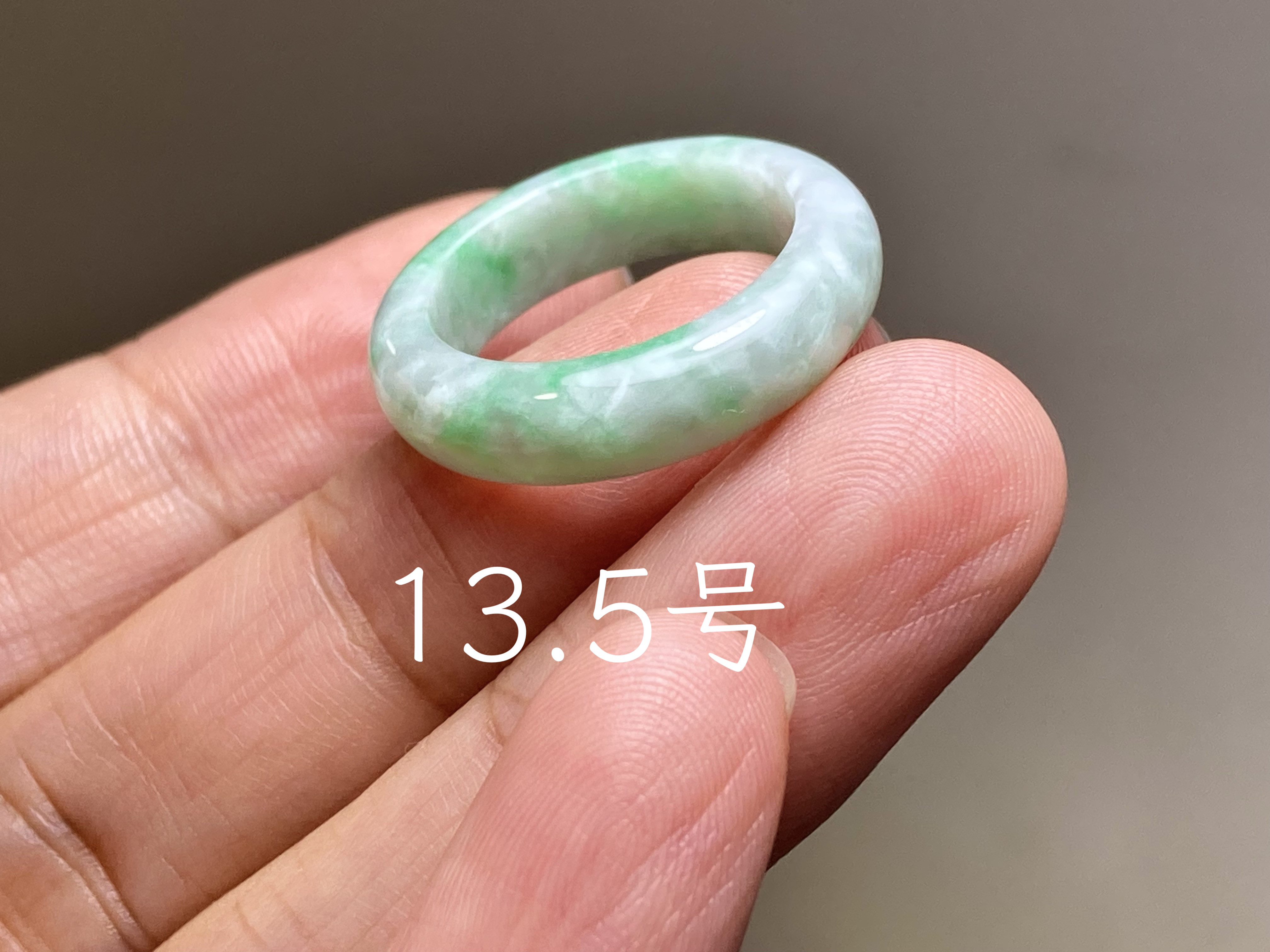 L14-216 美品 白底陽緑 13.5号 ミャンマー産天然 A貨 本翡翠 くりぬき リング 4,872円