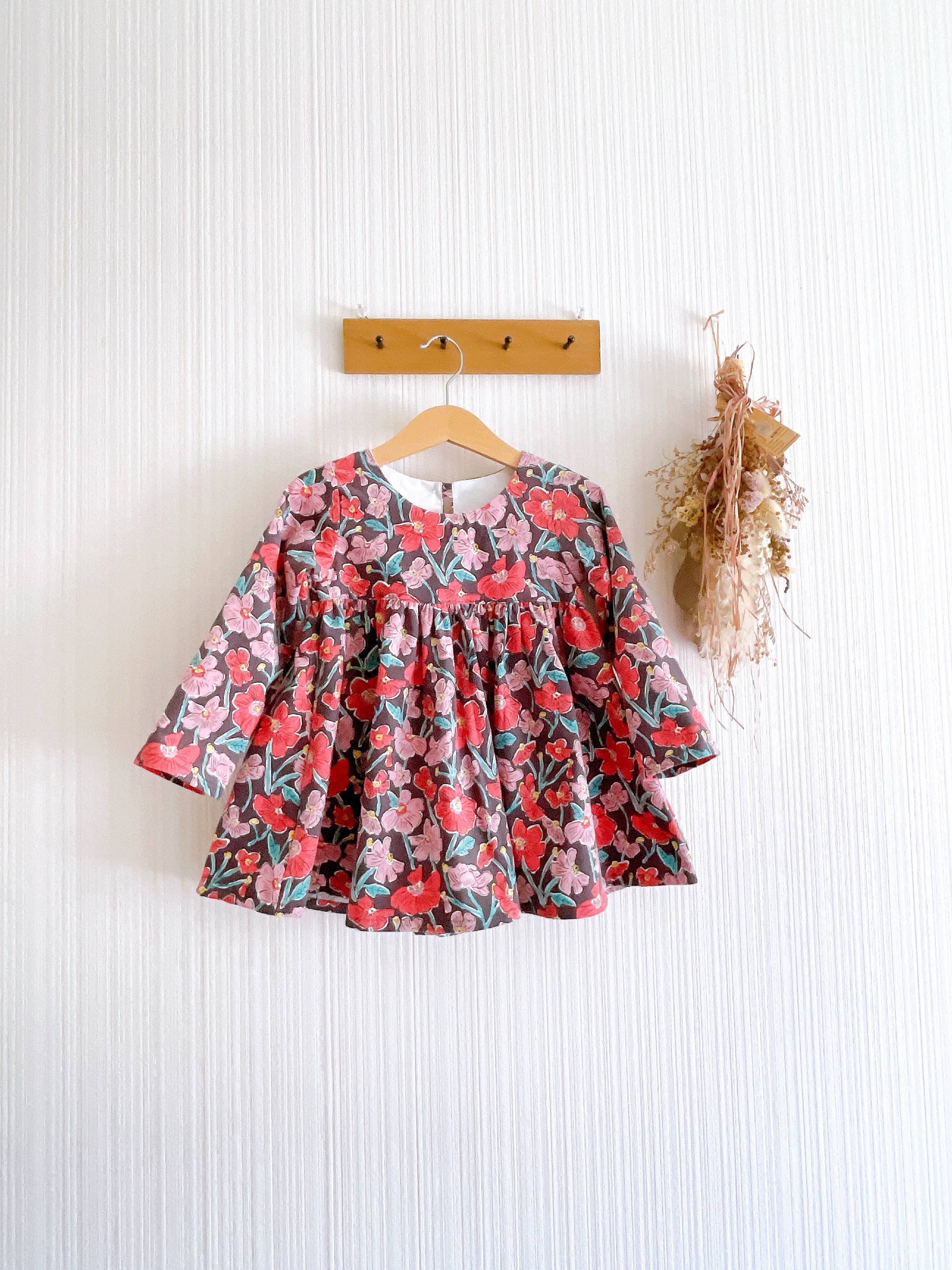 【袖丈が選べる】リバティ “ルイズ・ポピーズ”  / ギャザーワンピース