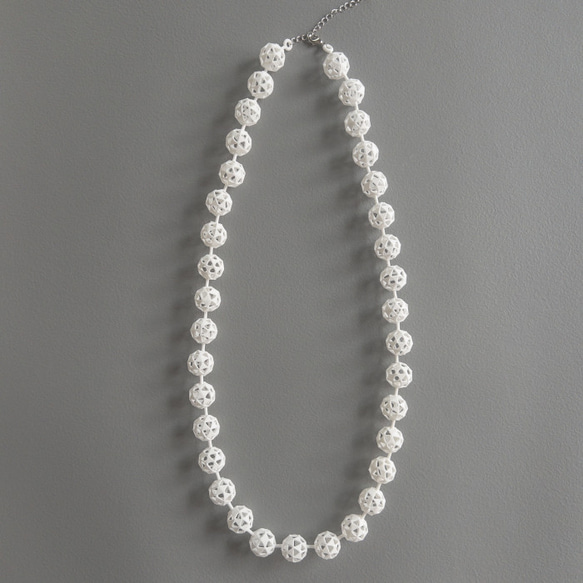 モレキュール　ネックレス　白 1枚目の画像