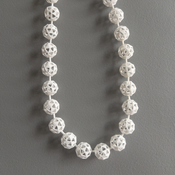 モレキュール　ネックレス　白 6枚目の画像