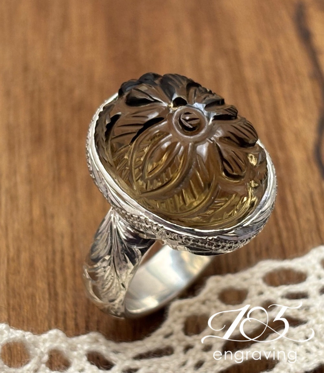 １点もの 　花彫刻スモーキークォーツ  ハンドエングレービングシルバーリング 1６号