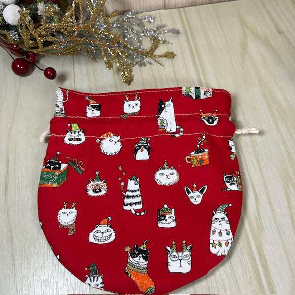 ニャンコたちのクリスマス小丸巾着　裏付き　レッド＆グリーン　送料込み 4枚目の画像