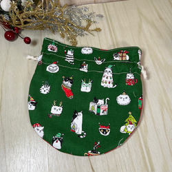 ニャンコたちのクリスマス小丸巾着　裏付き　レッド＆グリーン　送料込み 3枚目の画像