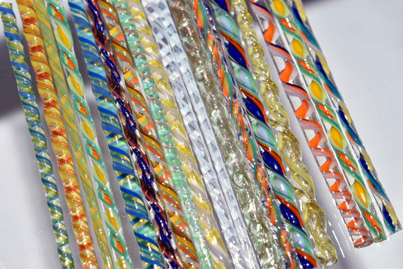 モレッティの細密ガラスレース棒、ツイスト棒、ガラス棒、13161-500 トンボ玉、万華鏡、、アクセサリ 1枚目の画像